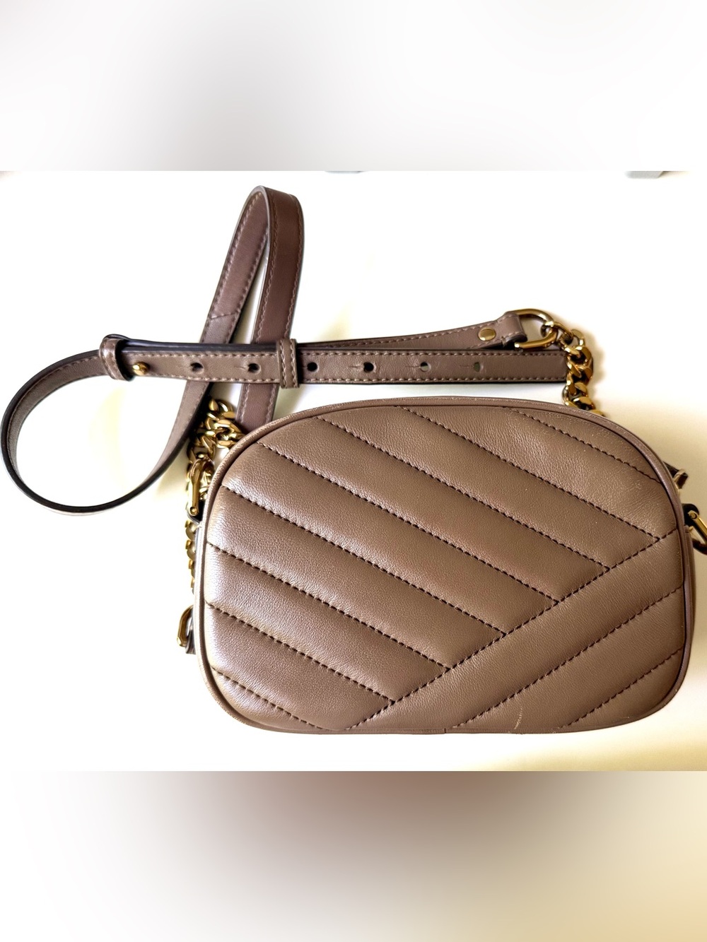 Tory Burch Kira Chevron Leather Camera Bag - Picture 2 of 9
